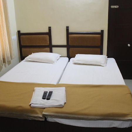 Anna Hotel Thiruvananthapuram Екстер'єр фото