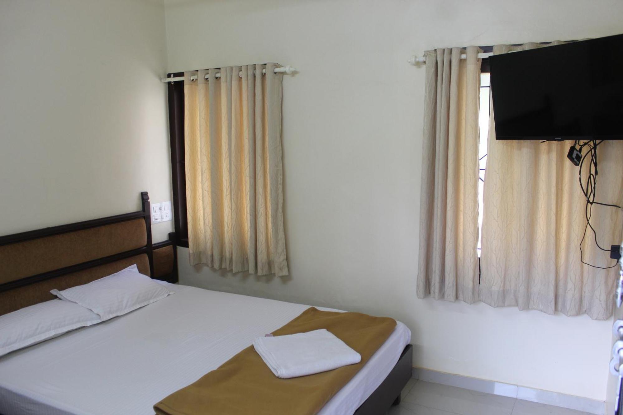 Anna Hotel Thiruvananthapuram Екстер'єр фото