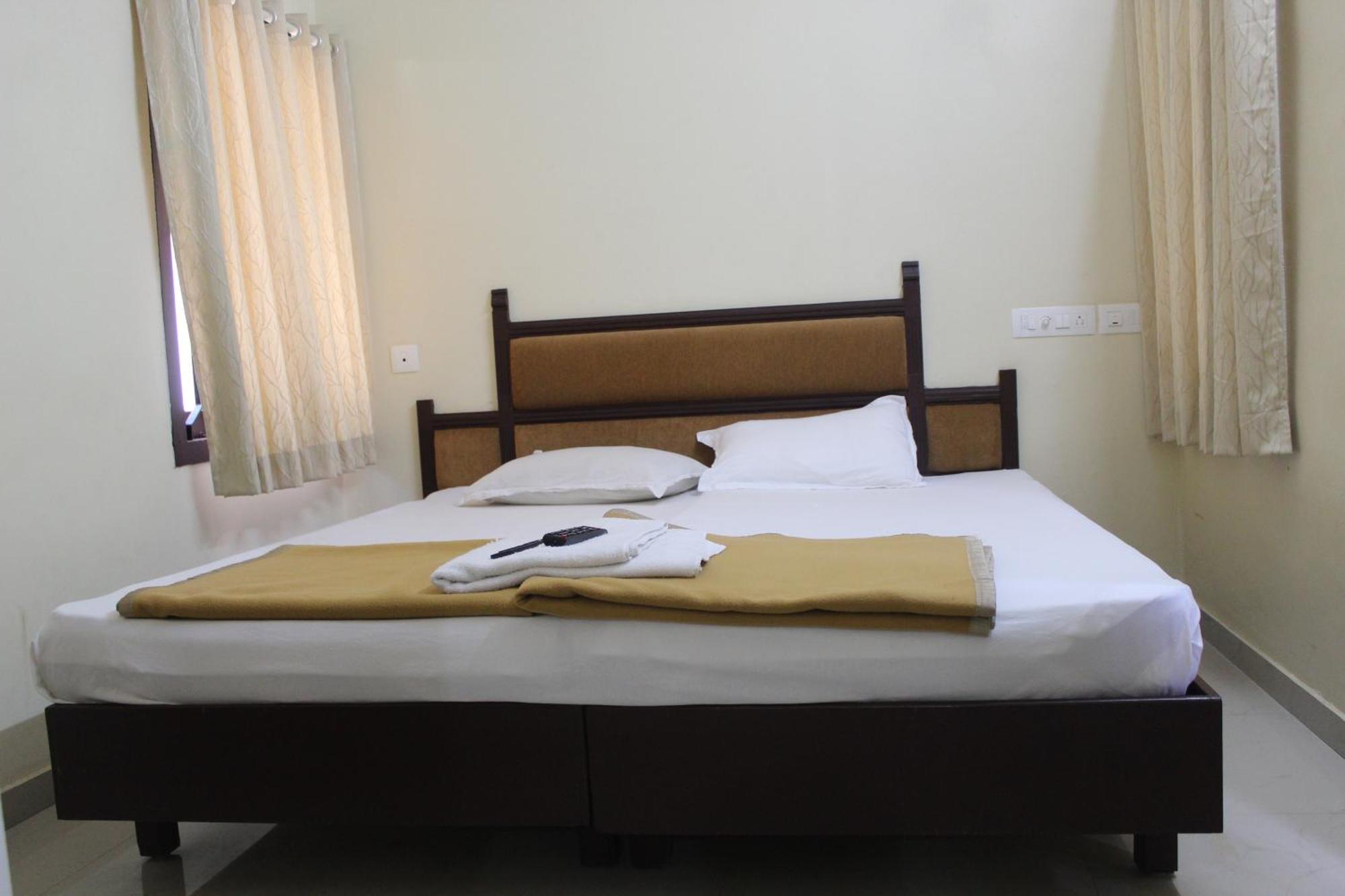 Anna Hotel Thiruvananthapuram Екстер'єр фото