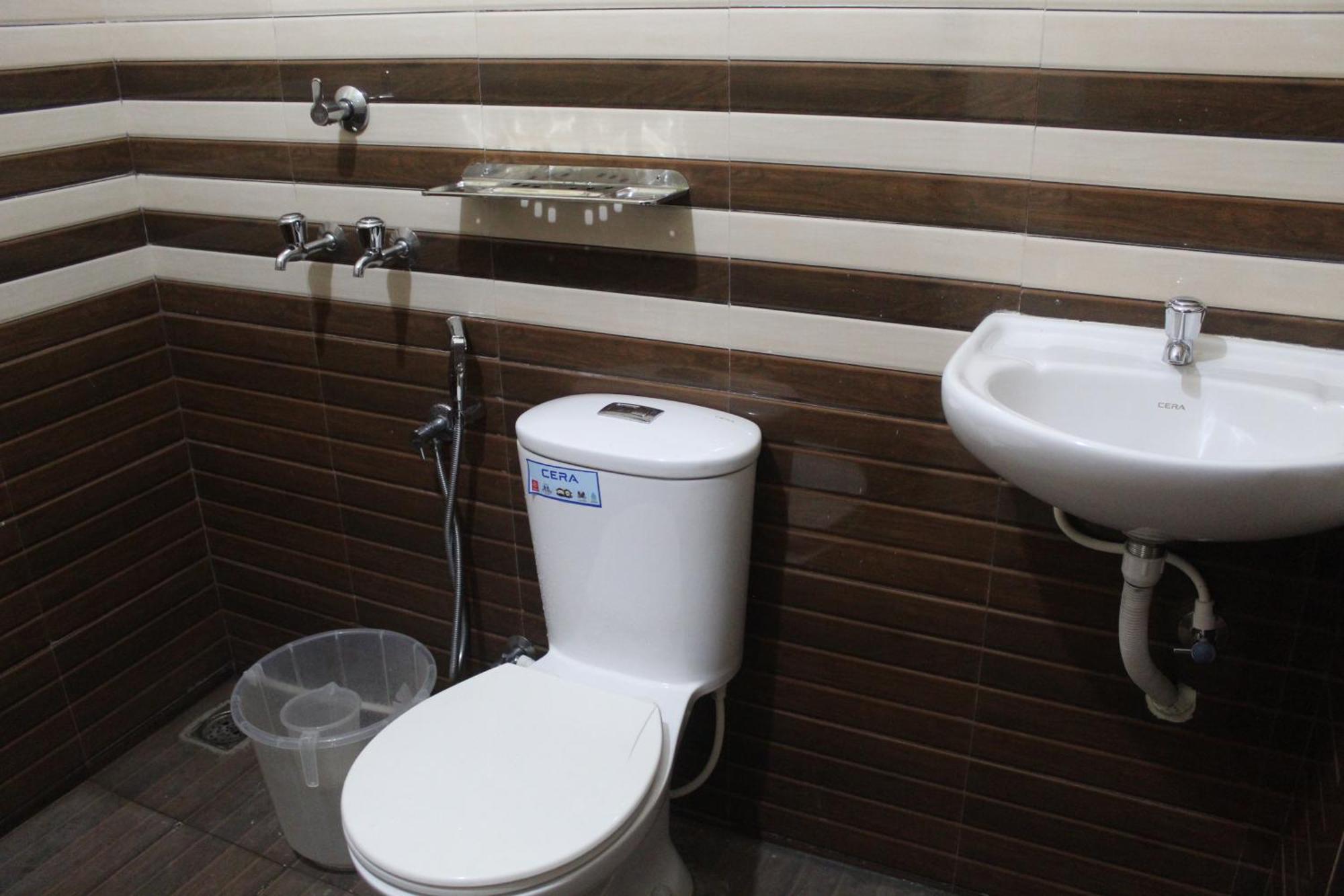 Anna Hotel Thiruvananthapuram Екстер'єр фото
