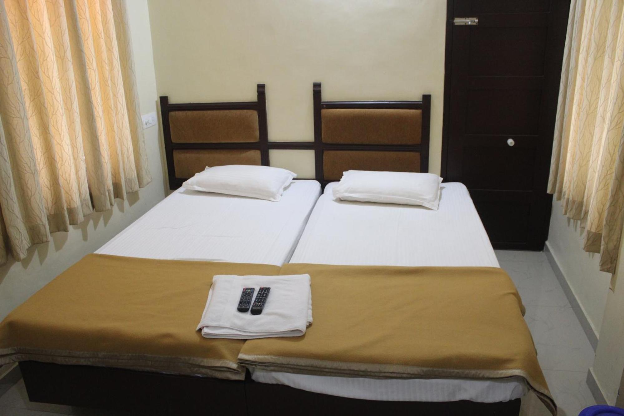 Anna Hotel Thiruvananthapuram Екстер'єр фото