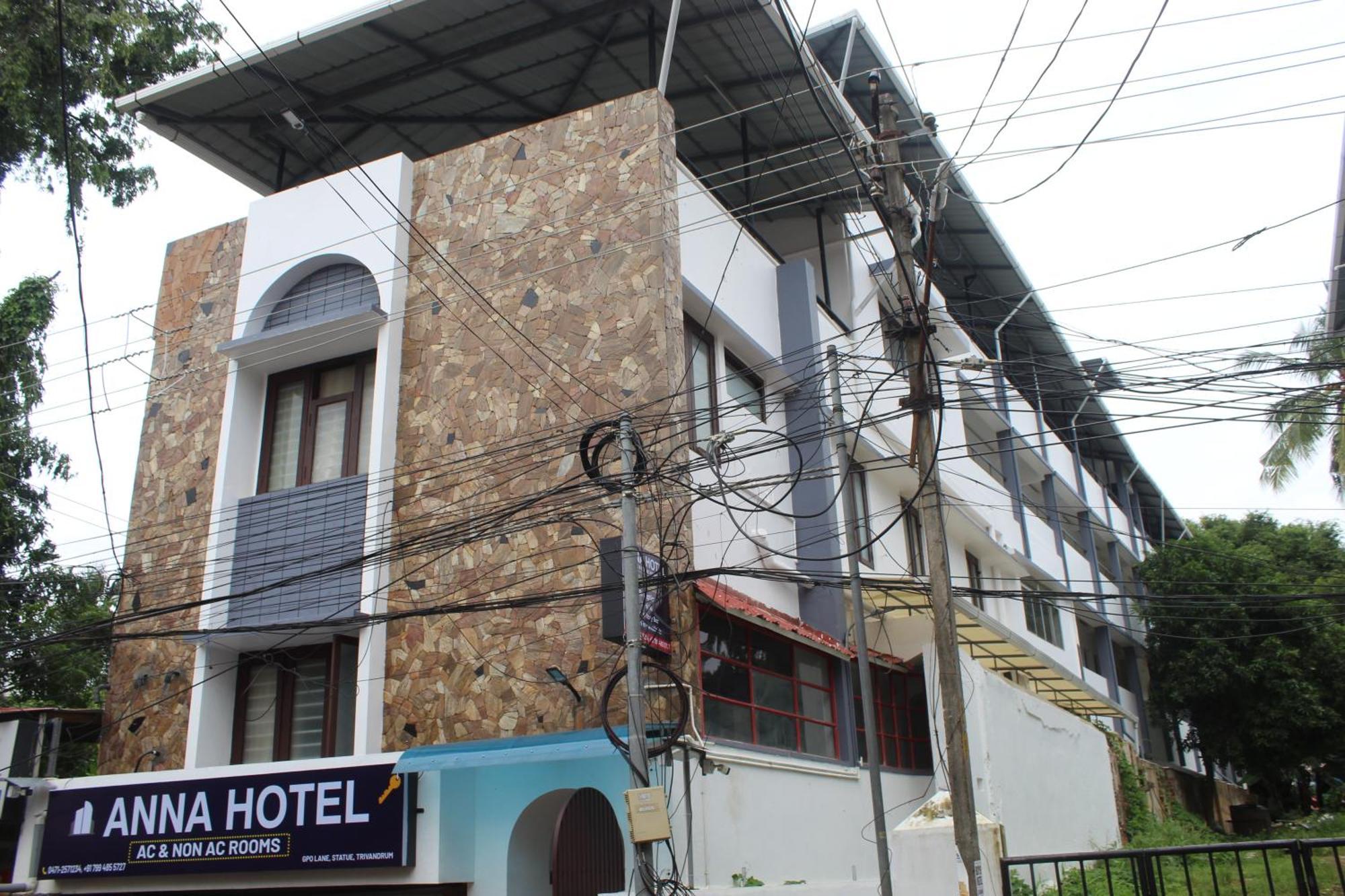 Anna Hotel Thiruvananthapuram Екстер'єр фото
