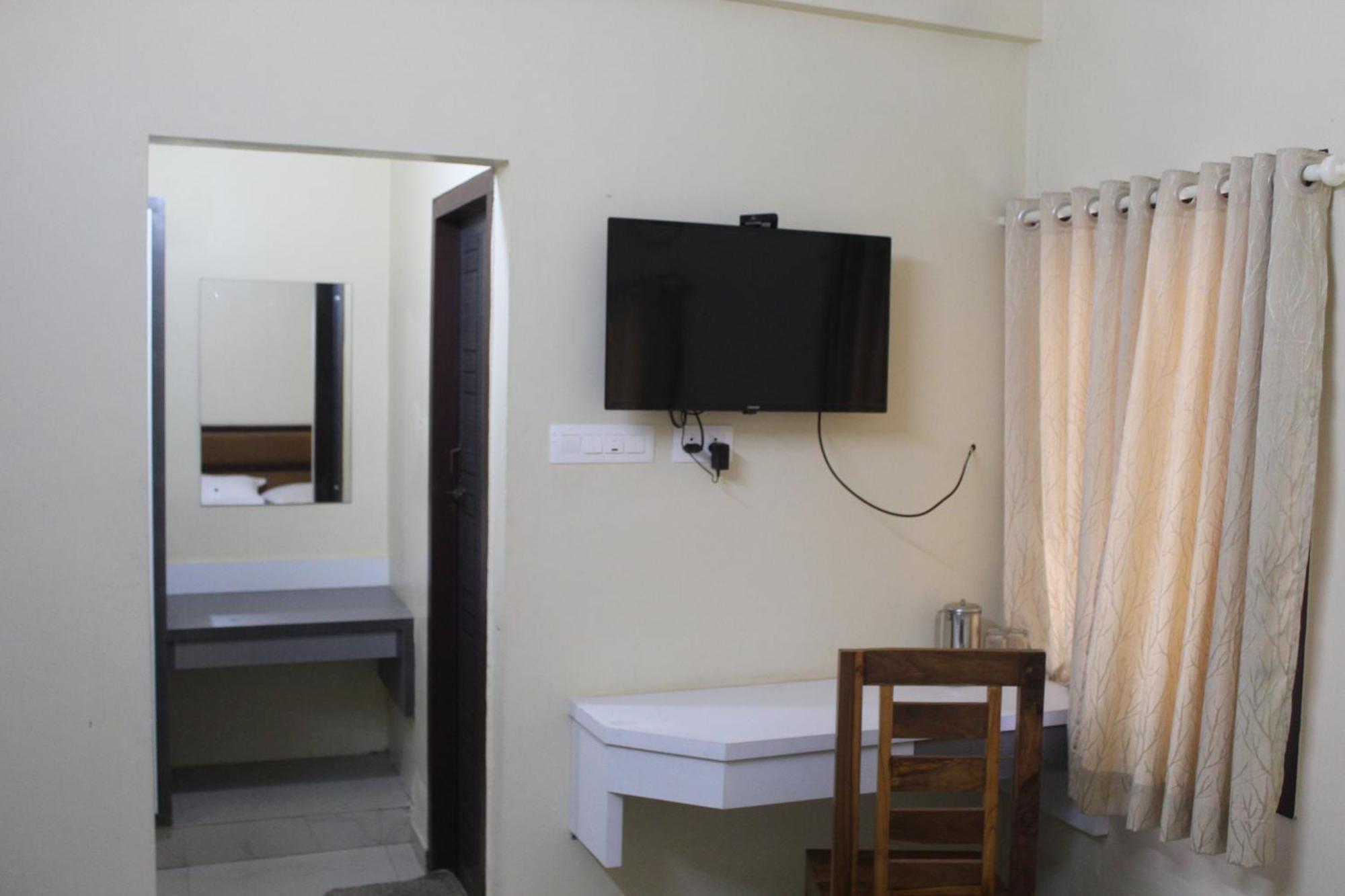 Anna Hotel Thiruvananthapuram Екстер'єр фото