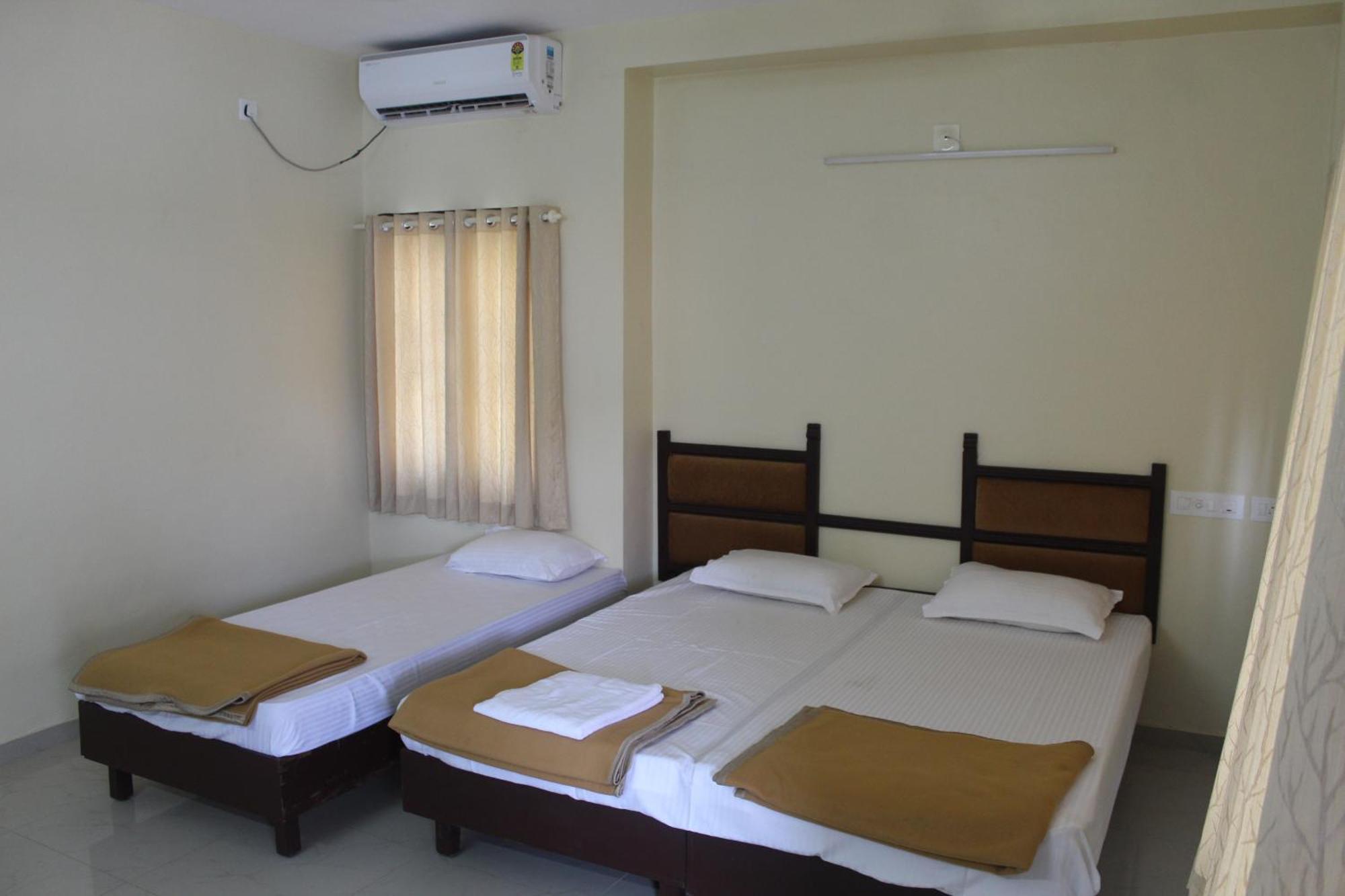 Anna Hotel Thiruvananthapuram Екстер'єр фото