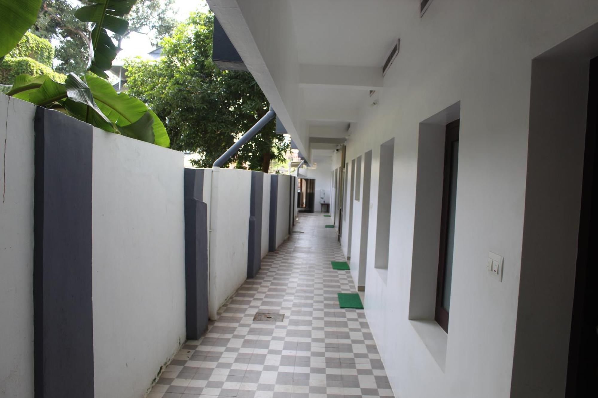 Anna Hotel Thiruvananthapuram Екстер'єр фото