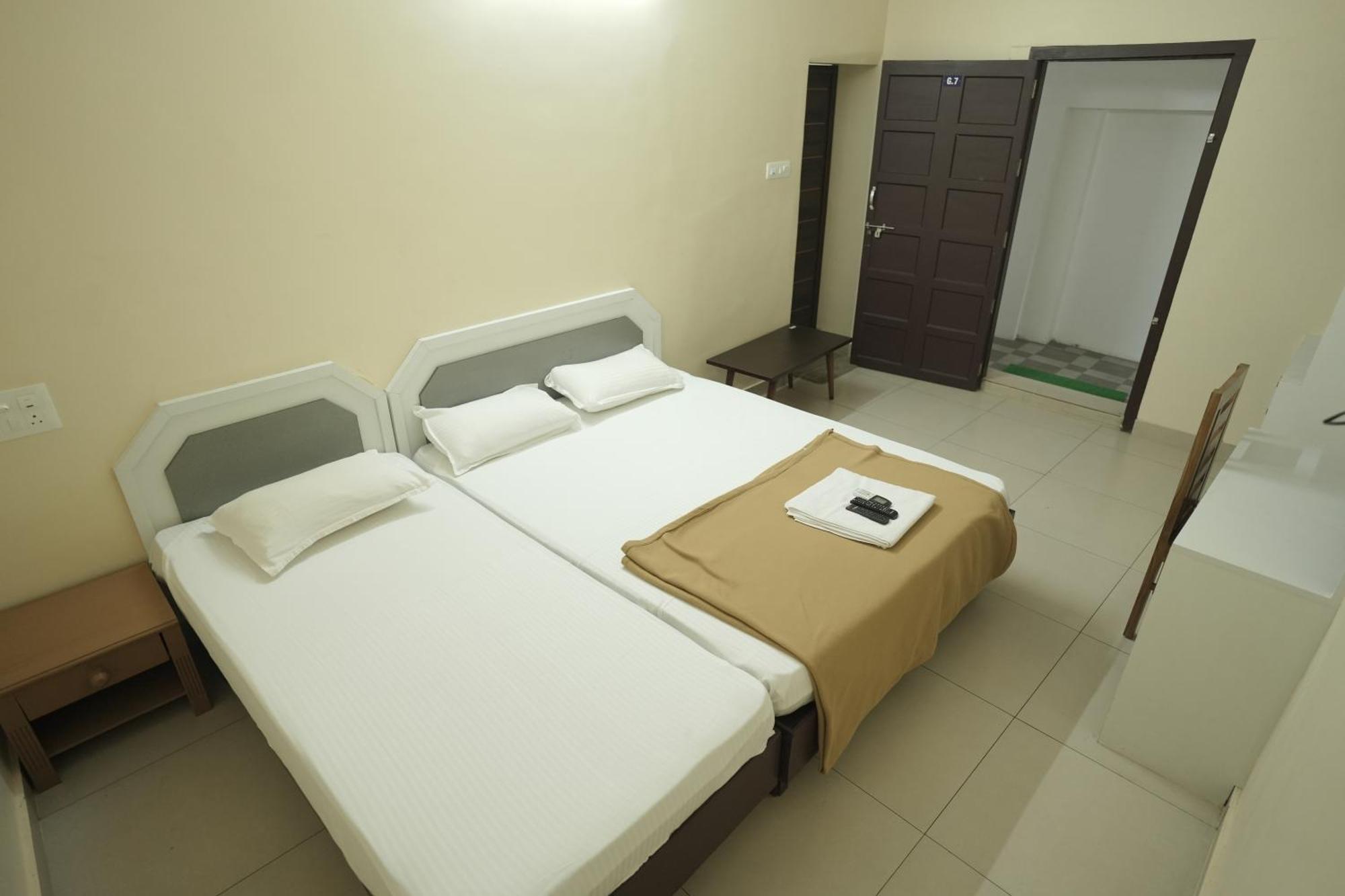 Anna Hotel Thiruvananthapuram Екстер'єр фото