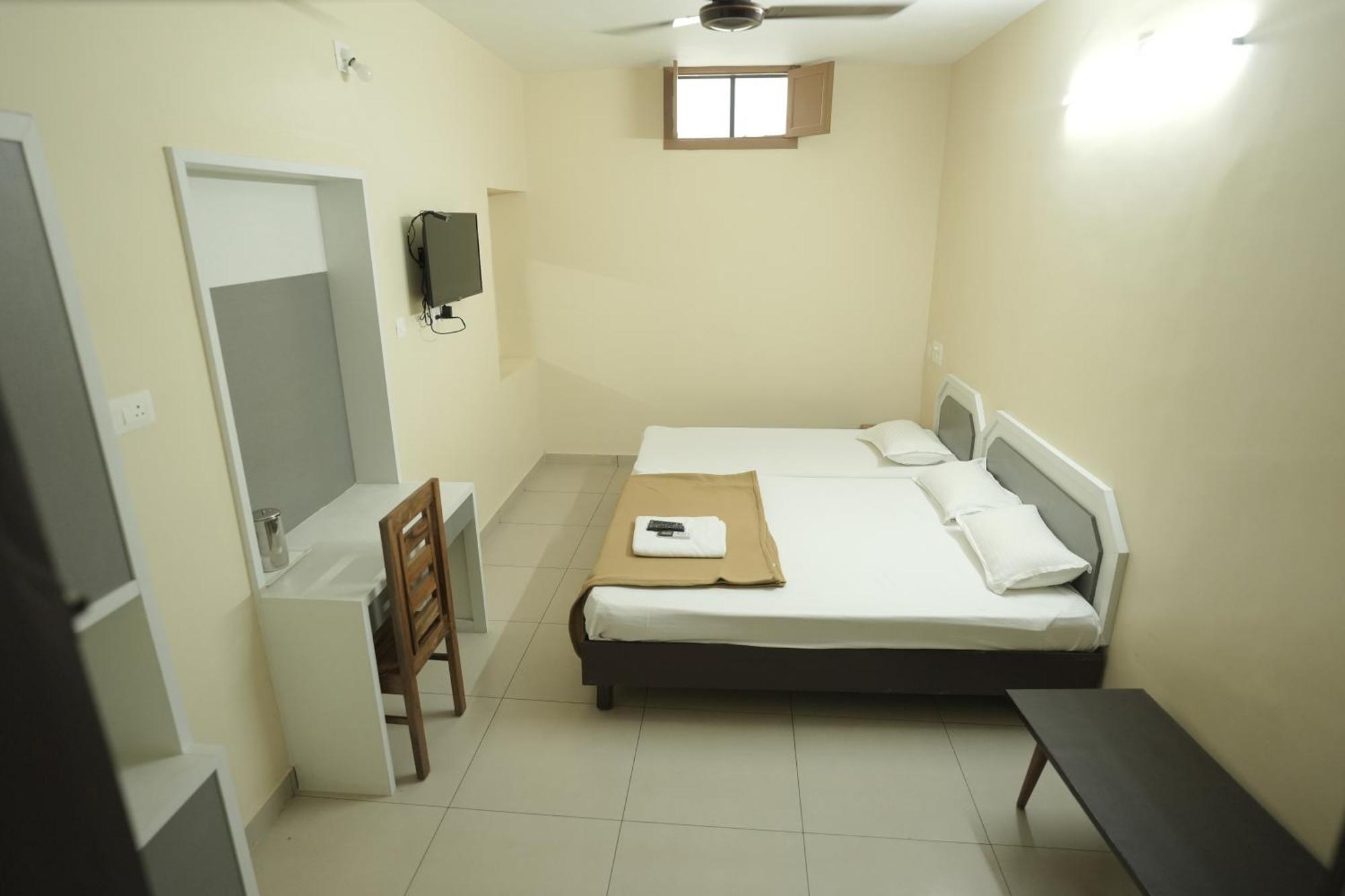 Anna Hotel Thiruvananthapuram Екстер'єр фото